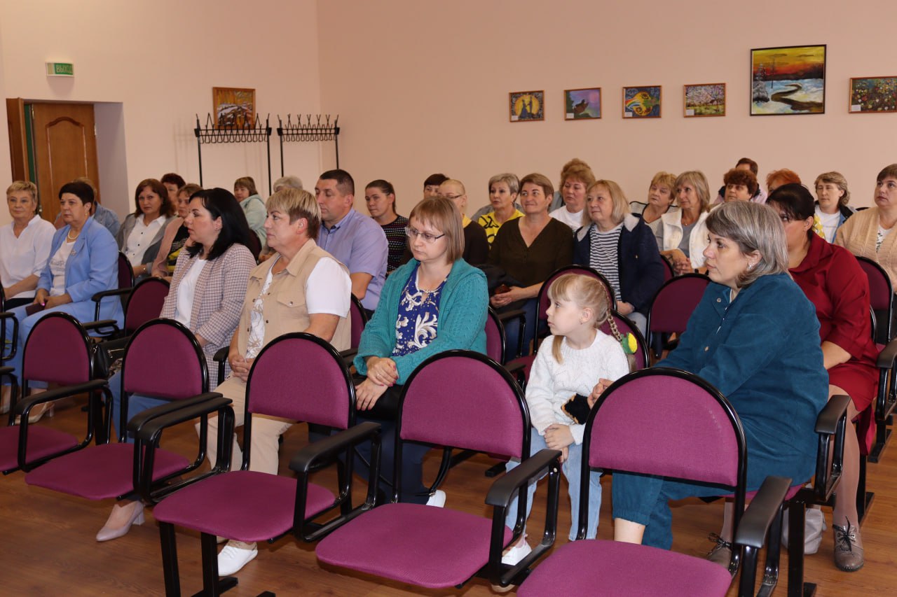 Чествование людей в белых халатах.