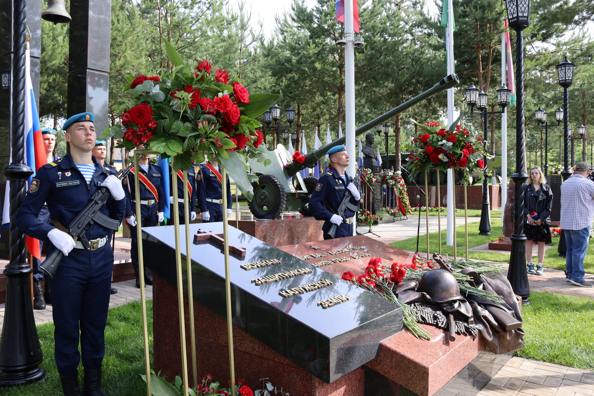 В память защитников земли нашей.